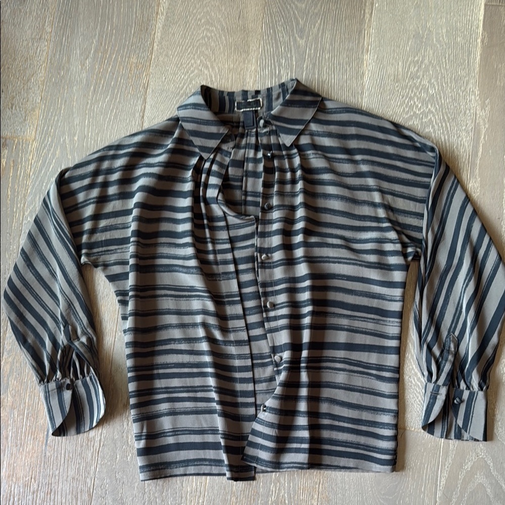 Kelly Wearstler Gray Black Buttoned Blouse with Peter Pan Collar